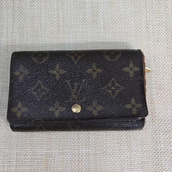 Louis Vuitton Brown Monogram Wallet - Picture 1 of 13